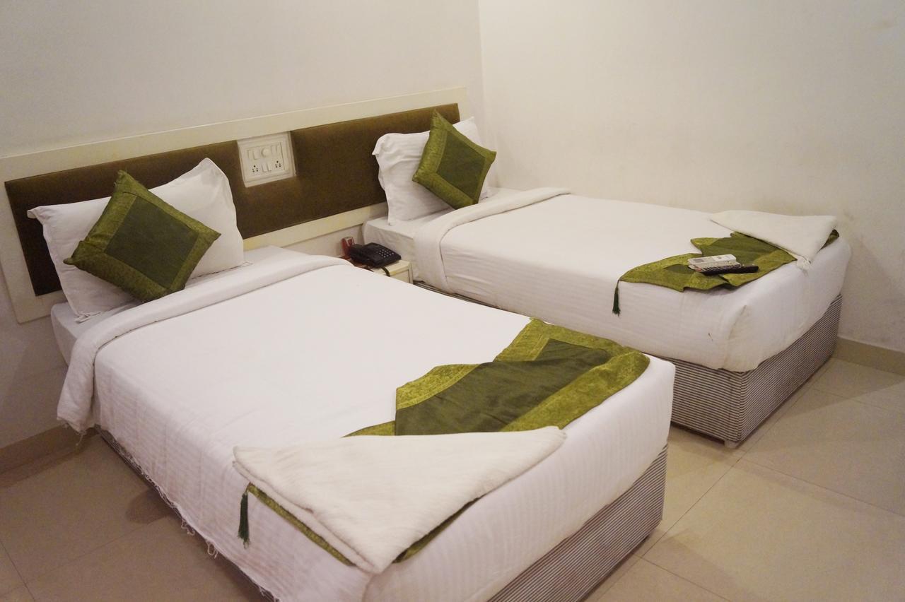 Arihant Hotel Хайдарабад Экстерьер фото