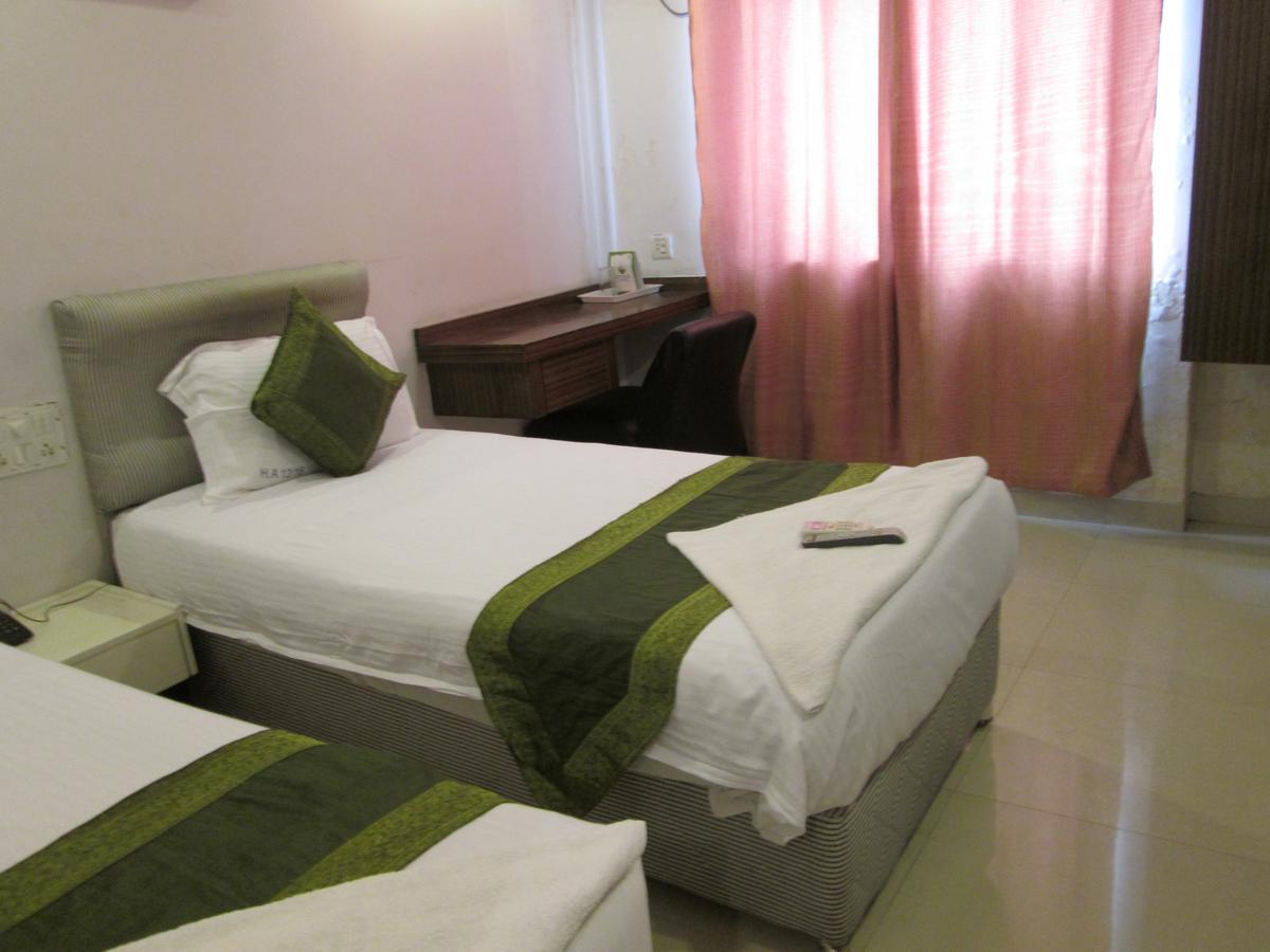 Arihant Hotel Хайдарабад Экстерьер фото