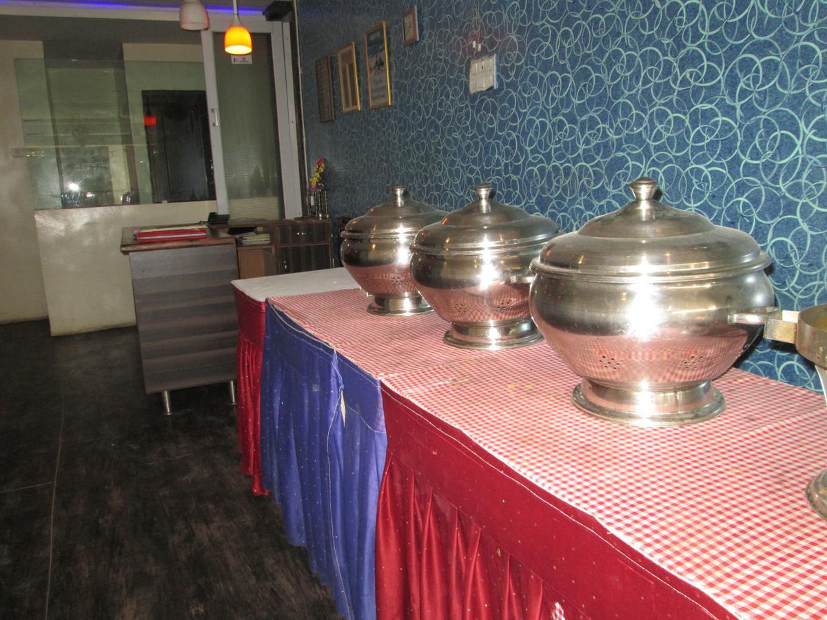 Arihant Hotel Хайдарабад Экстерьер фото