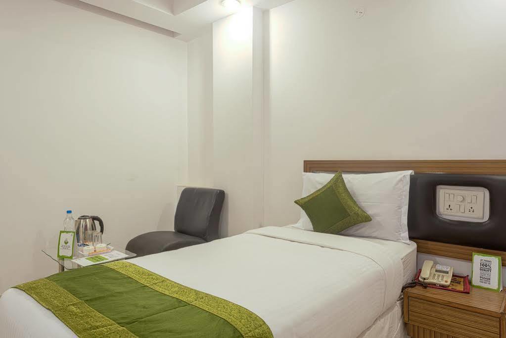 Arihant Hotel Хайдарабад Экстерьер фото